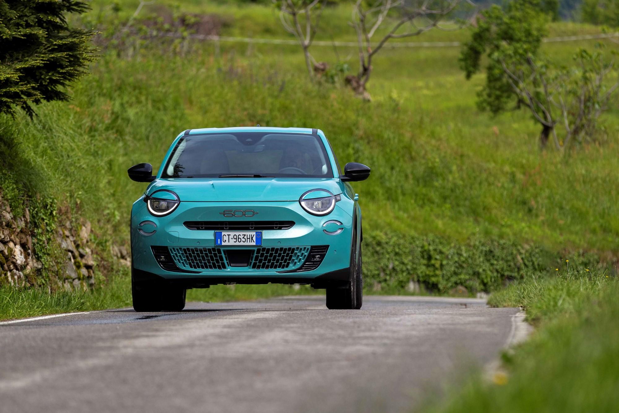 Πλοηγός στο Ioannina Lake Run το νέο Fiat 600